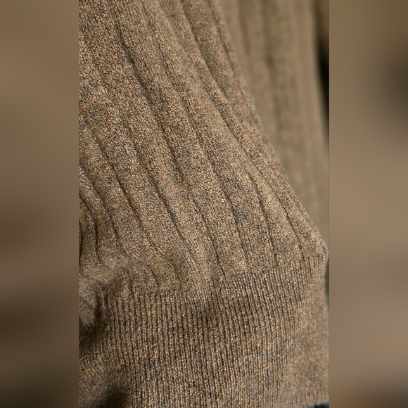 Madewell Women's Bowden Henley Sweater Coziest Yarn Heather Mulch - Picture 3 of 7